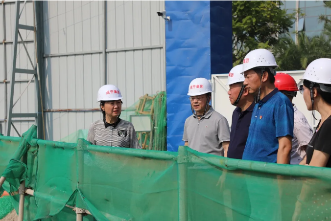 /QJ_032845486476.png 劉巧瑛檢查青運(yùn)村項(xiàng)目工地創(chuàng)城工作.png