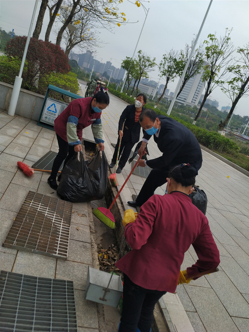 廣西體育中心開展“五大清潔行動(dòng)“_副本.jpg