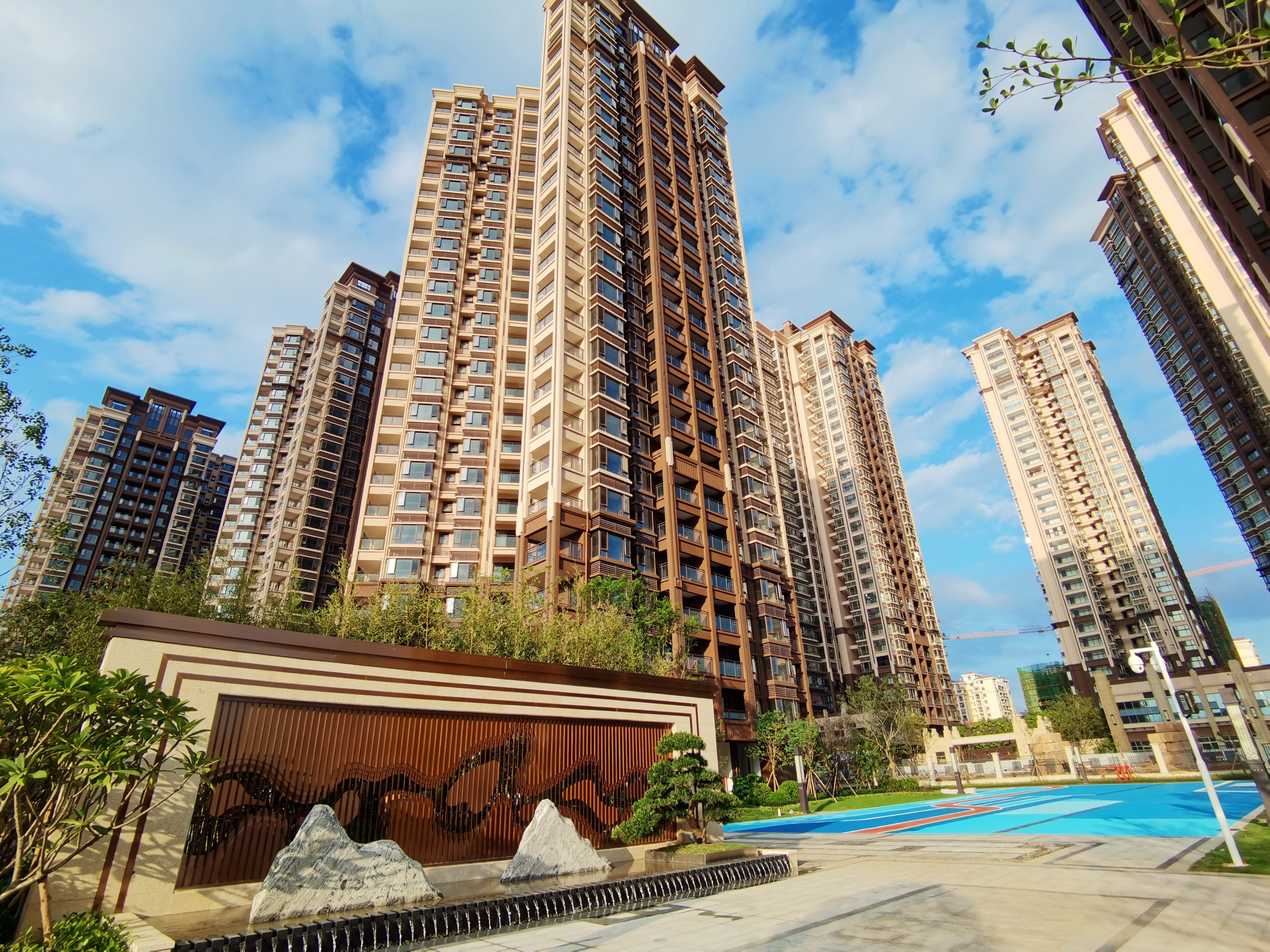 /QJ_136688967086.jpg 威寧首府·德逸園項(xiàng)目現(xiàn)場.jpg